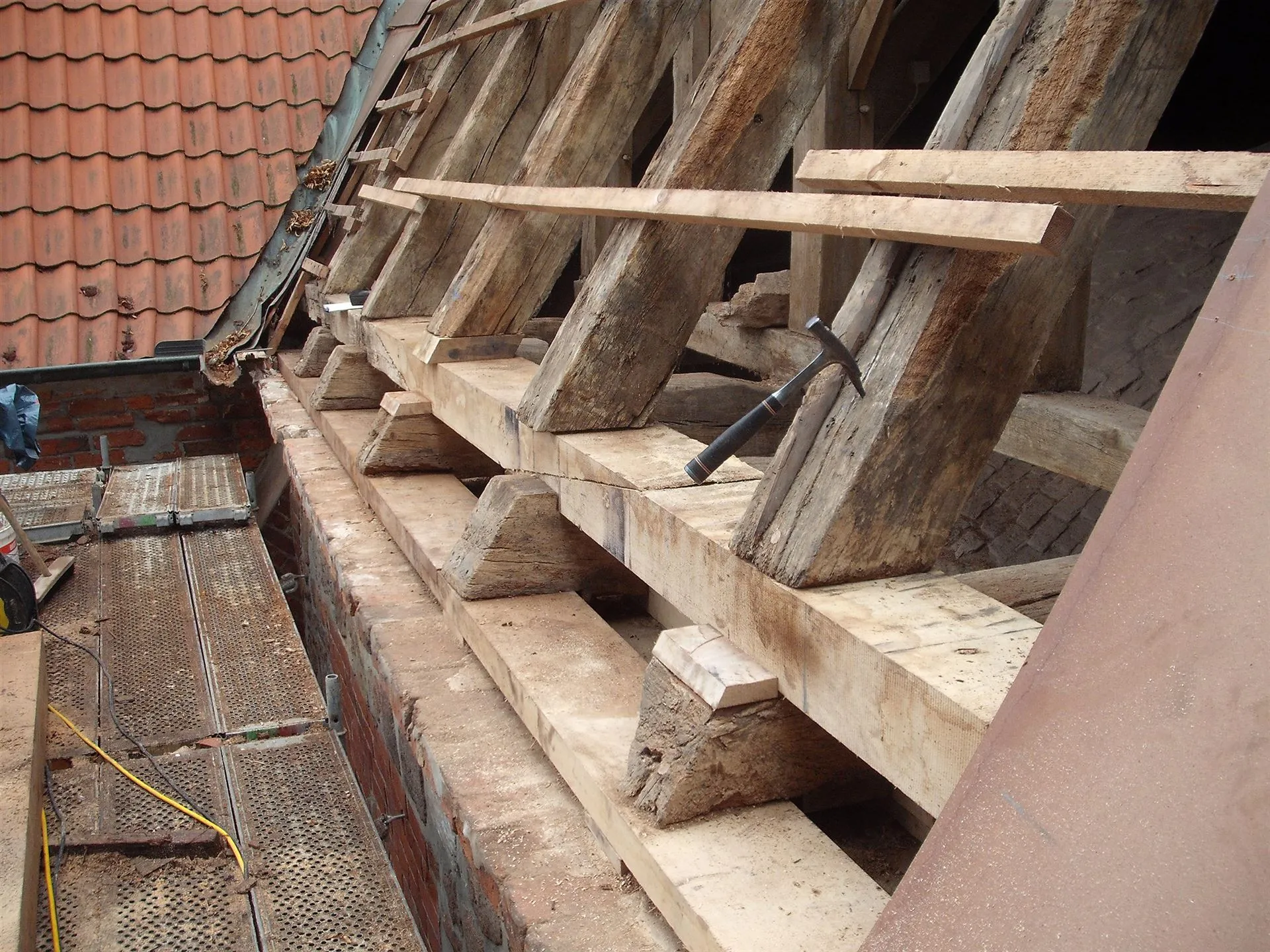 Fachwerksanierung Vilser Kirche - Bild 1