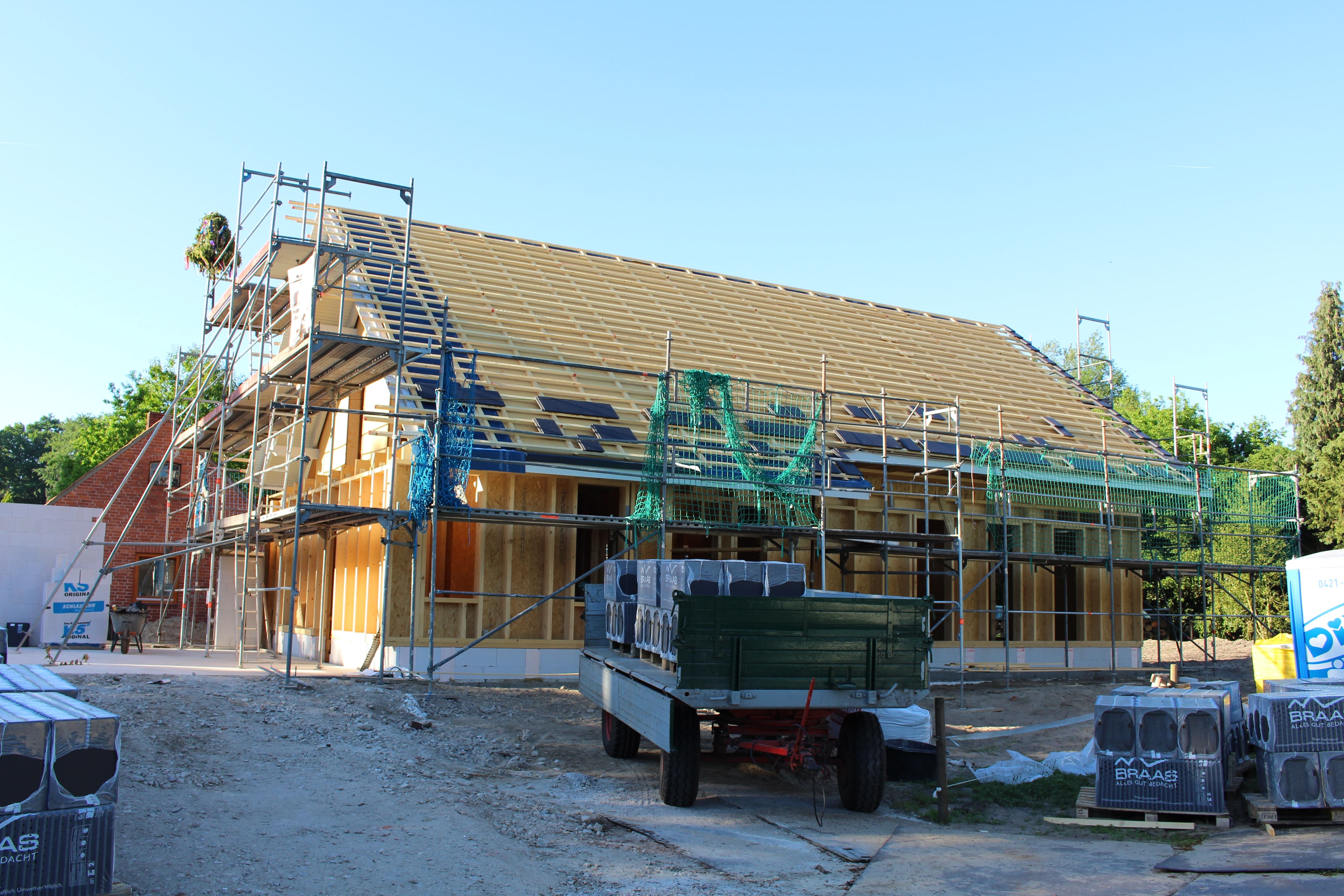 Neubau Holzrahmenbauweise mit hinterlüfteter Verblendfassade - Bild 4